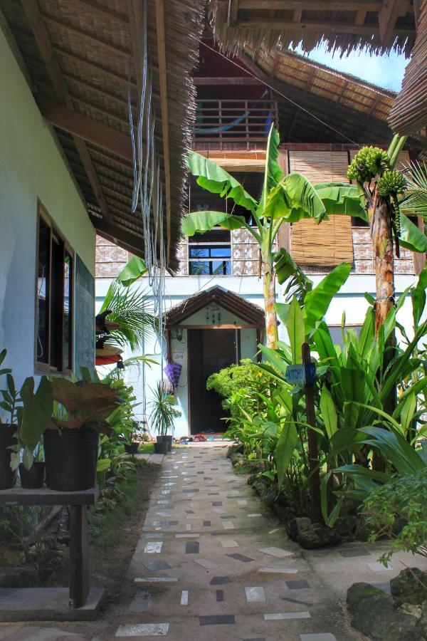 Footprints Homestay (Adults Only) General Luna  Kültér fotó