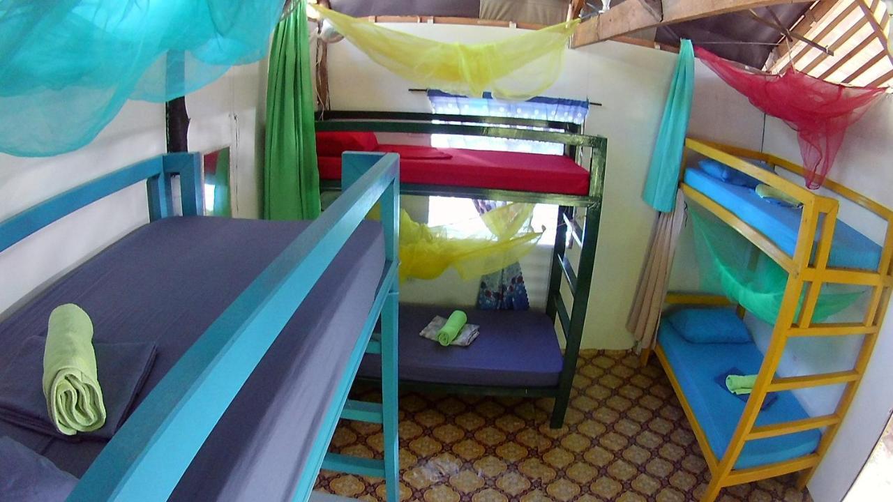 Footprints Homestay (Adults Only) General Luna  Kültér fotó